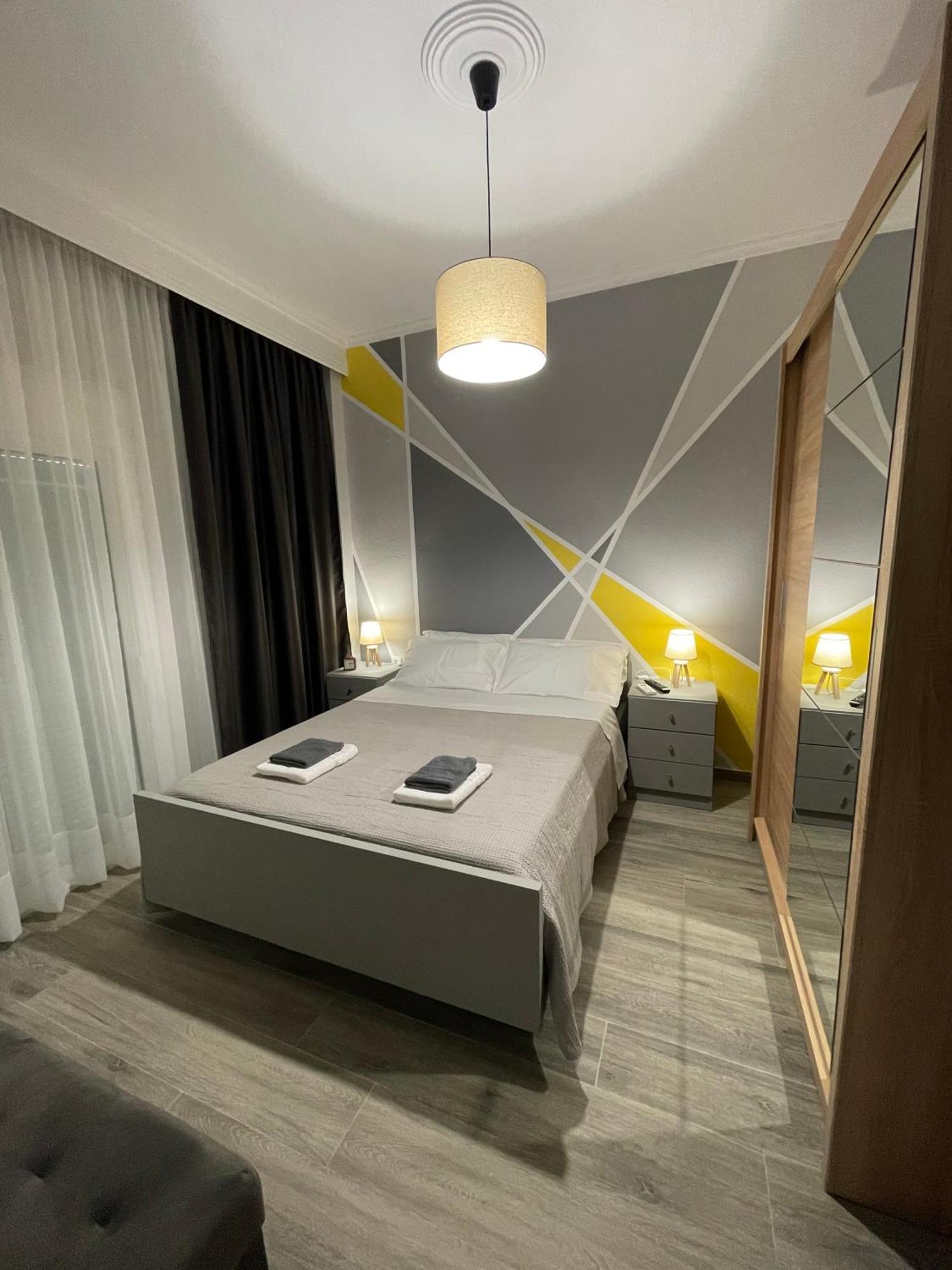 Dt Luxury Apartment Néa Péramos Eksteriør billede