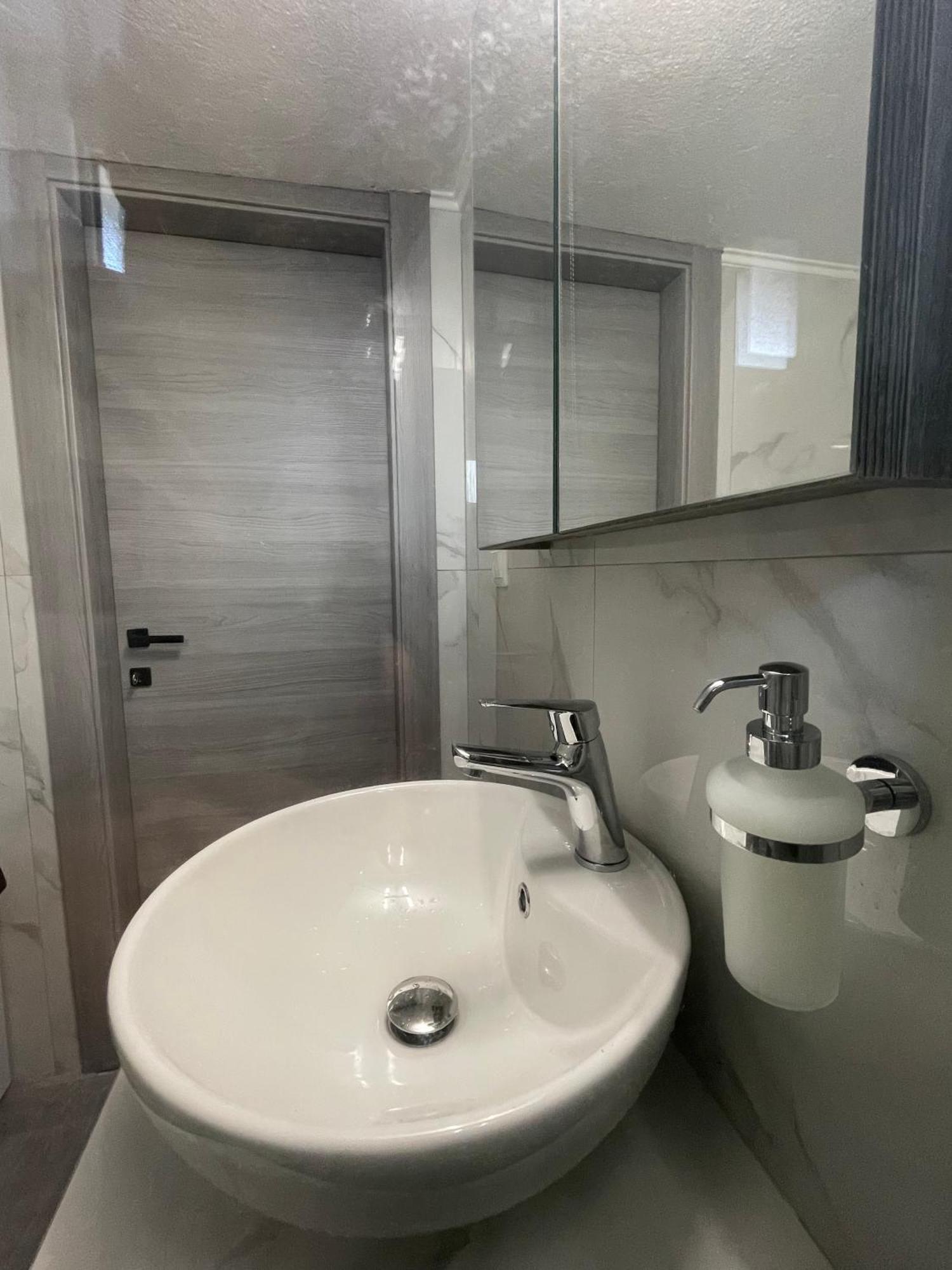 Dt Luxury Apartment Néa Péramos Eksteriør billede