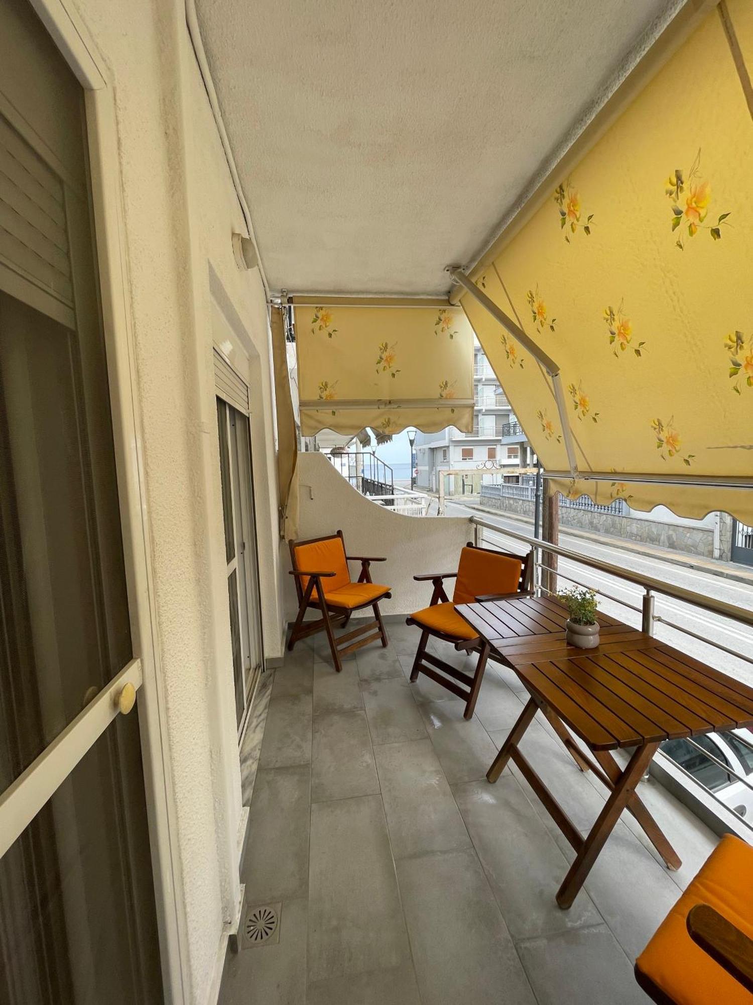 Dt Luxury Apartment Néa Péramos Eksteriør billede